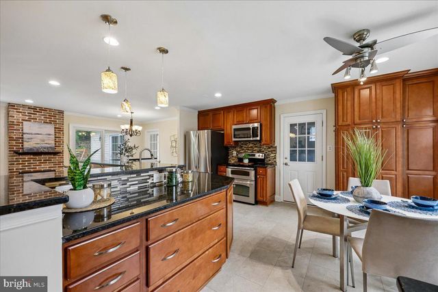 11 LODGE PL, Rockville, MD 20850