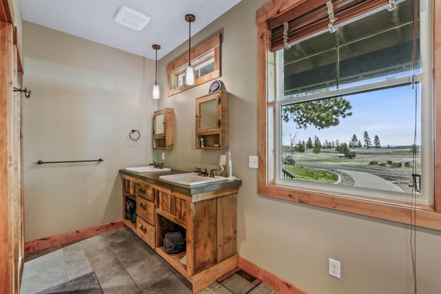 7617 E Elder Rd, Valleyford, WA 99036