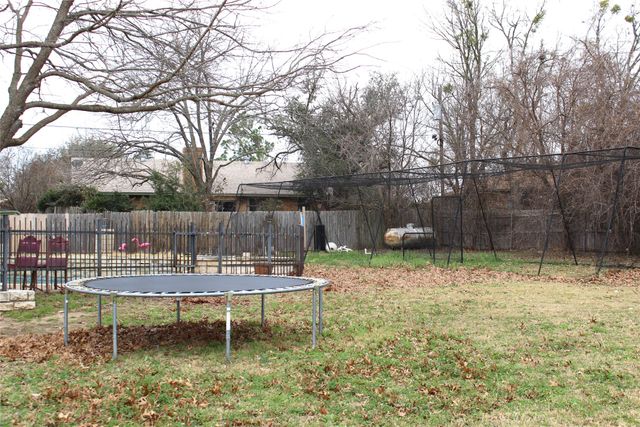 708 Prairie Wind Boulevard, Stephenville, TX 76401