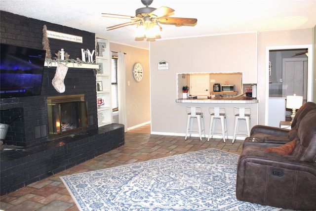 708 Prairie Wind Boulevard, Stephenville, TX 76401