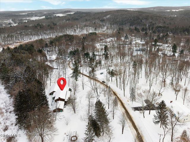 84 Climer Circle, Sand Lake, NY 12196