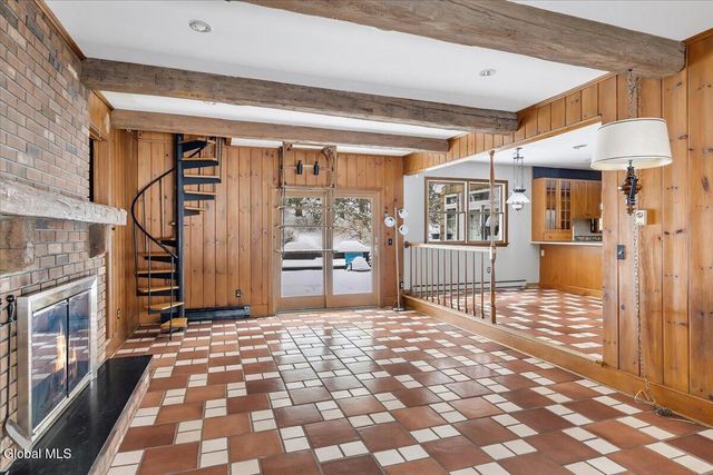 84 Climer Circle, Sand Lake, NY 12196