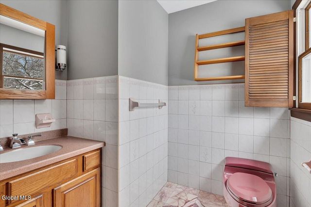 84 Climer Circle, Sand Lake, NY 12196