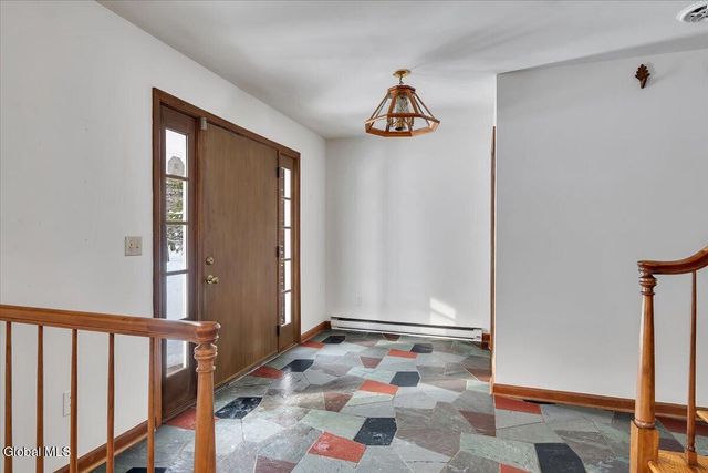 84 Climer Circle, Sand Lake, NY 12196