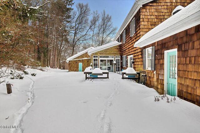 84 Climer Circle, Sand Lake, NY 12196