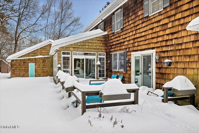 84 Climer Circle, Sand Lake, NY 12196