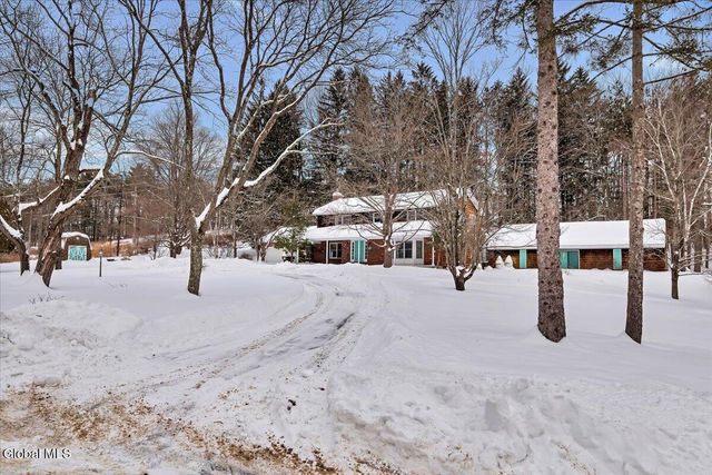 84 Climer Circle, Sand Lake, NY 12196