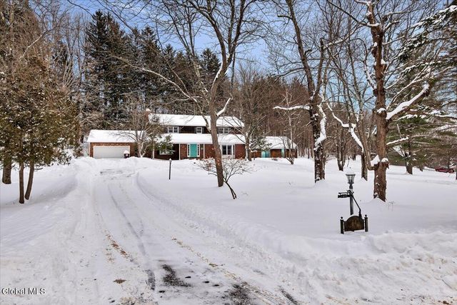 84 Climer Circle, Sand Lake, NY 12196