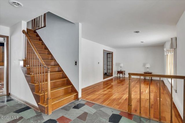 84 Climer Circle, Sand Lake, NY 12196