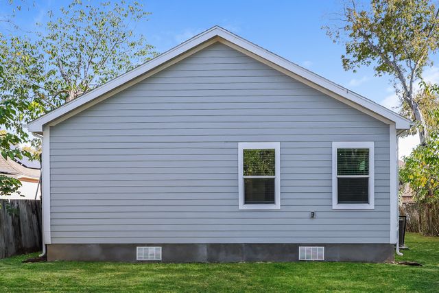 3733 Vineyard Drive, Dallas, TX 75212