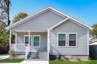 3733 Vineyard Drive, Dallas, TX 75212