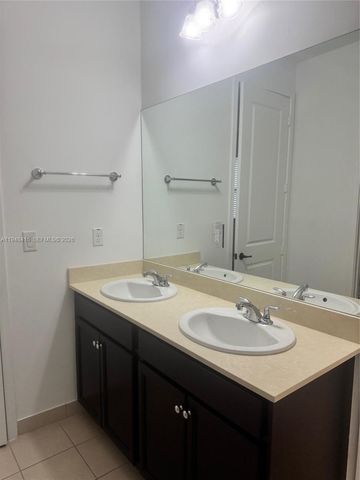 3209 W 98th Pl, Hialeah, FL 33018