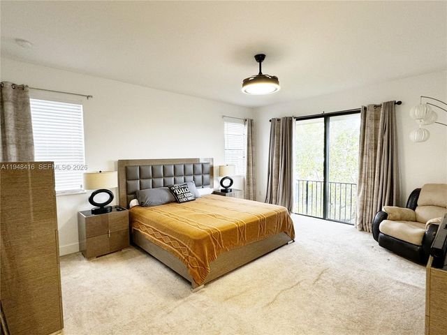 3209 W 98th Pl, Hialeah, FL 33018