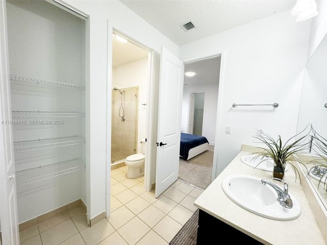 3209 W 98th Pl, Hialeah, FL 33018