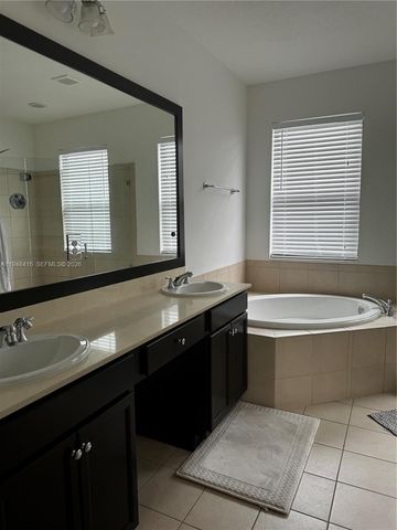 3209 W 98th Pl, Hialeah, FL 33018