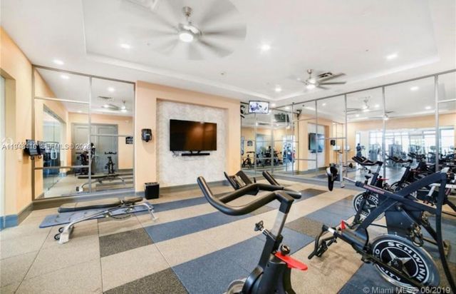 3209 W 98th Pl, Hialeah, FL 33018