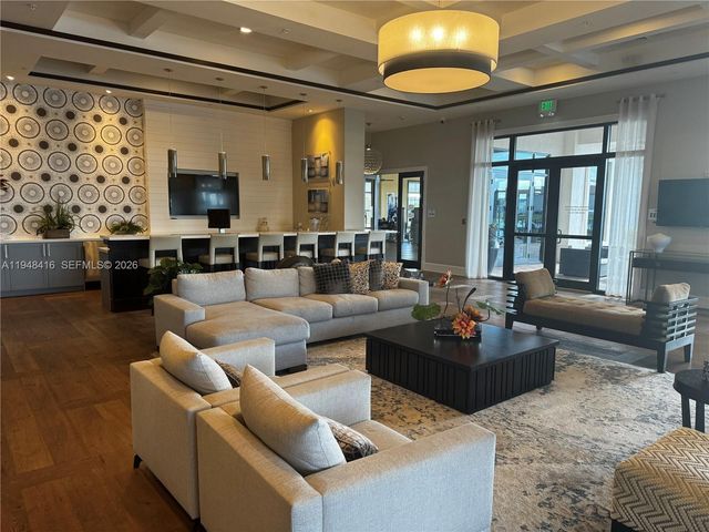 3209 W 98th Pl, Hialeah, FL 33018