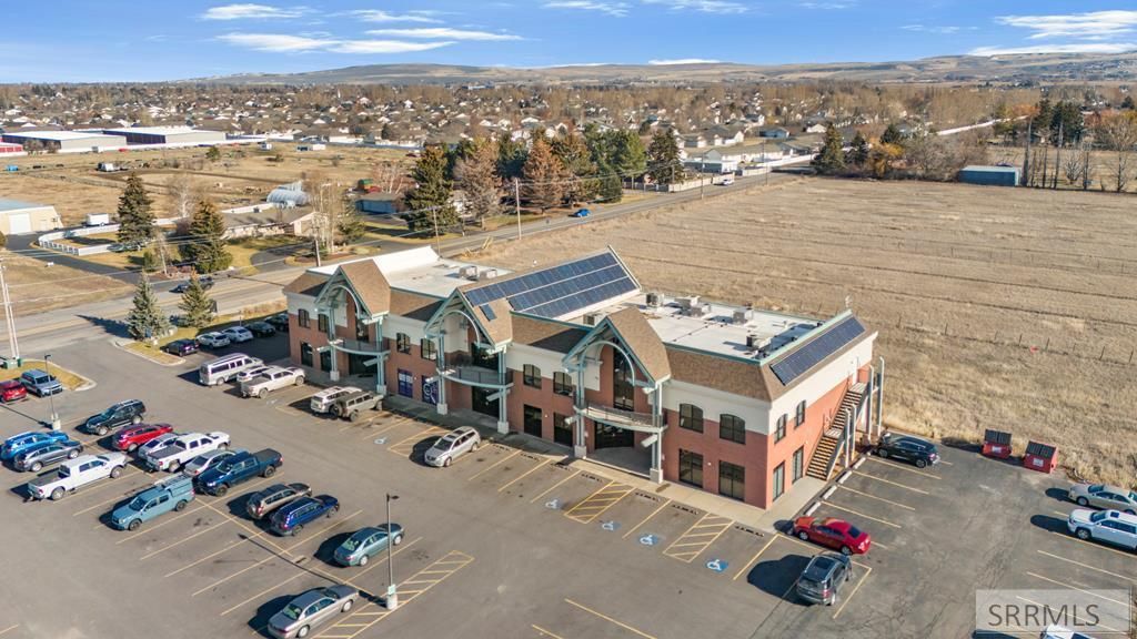 Image 2 of property listing at 3544 E 17th St # 1, Idaho Falls, ID 83406