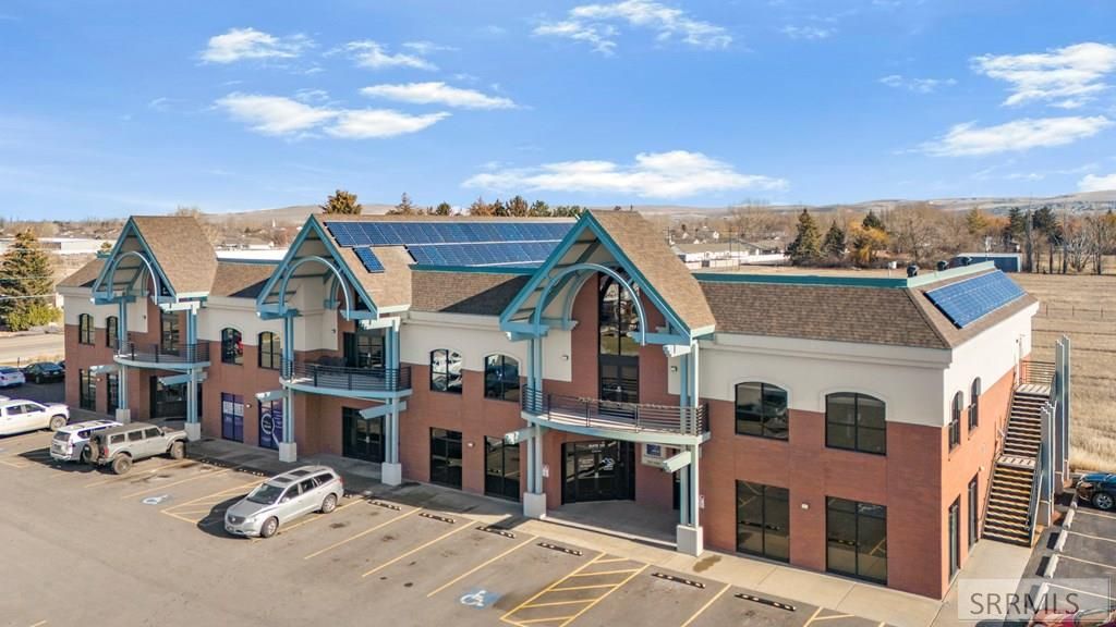 Image 3 of property listing at 3544 E 17th St # 1, Idaho Falls, ID 83406