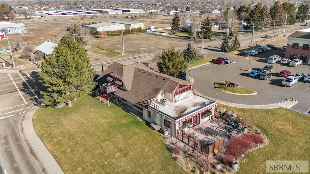 Image 4 of property listing at 3544 E 17th St # 1, Idaho Falls, ID 83406