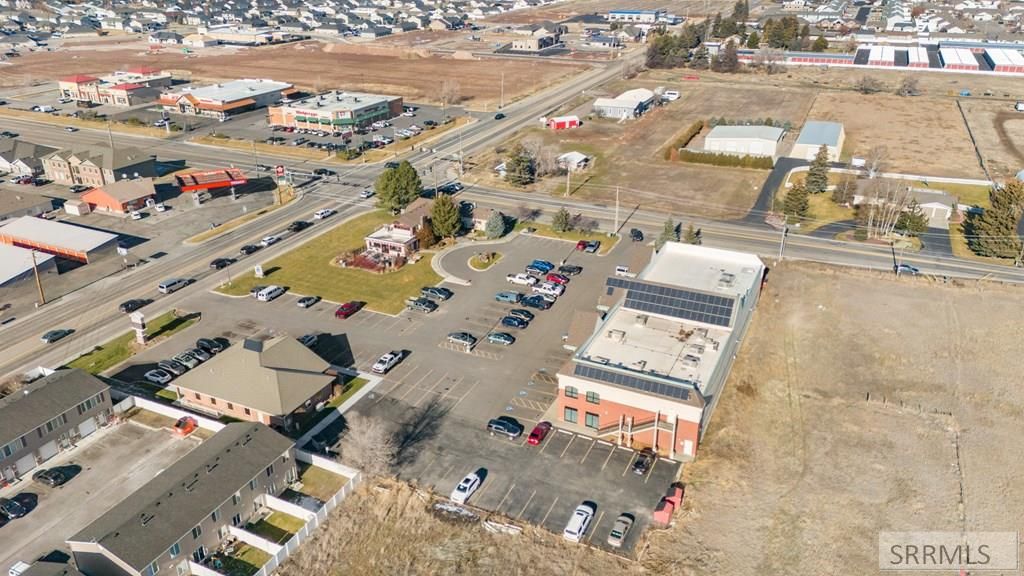 Image 5 of property listing at 3544 E 17th St # 1, Idaho Falls, ID 83406