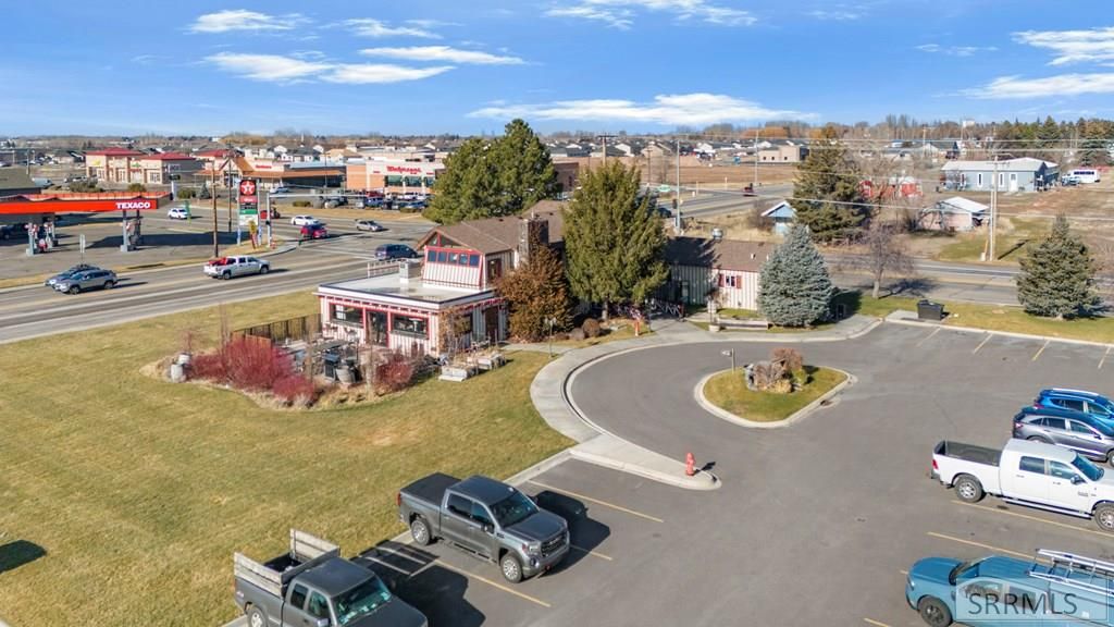 Image 6 of property listing at 3544 E 17th St # 1, Idaho Falls, ID 83406