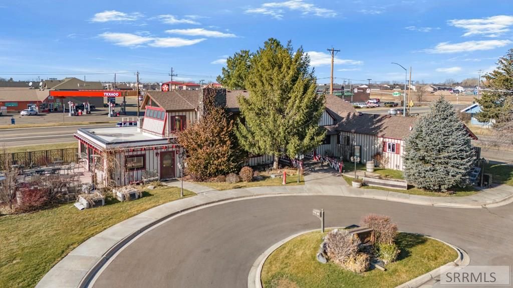 Image 7 of property listing at 3544 E 17th St # 1, Idaho Falls, ID 83406