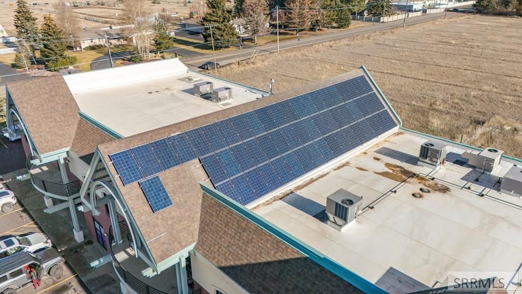 Image 8 of property listing at 3544 E 17th St # 1, Idaho Falls, ID 83406