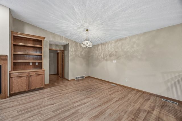 1241 74th Street NE NE, Cedar Rapids, IA 52402