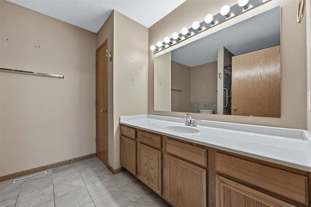 1241 74th Street NE NE, Cedar Rapids, IA 52402