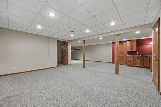 1241 74th Street NE NE, Cedar Rapids, IA 52402