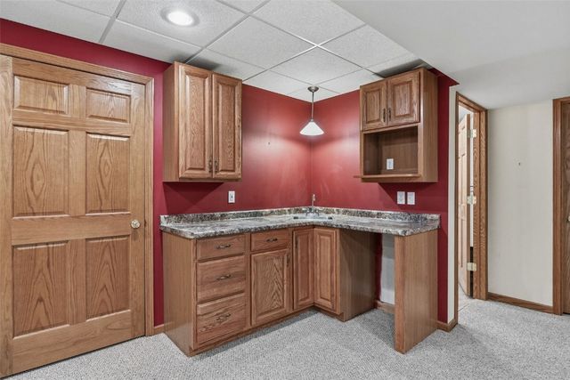 1241 74th Street NE NE, Cedar Rapids, IA 52402