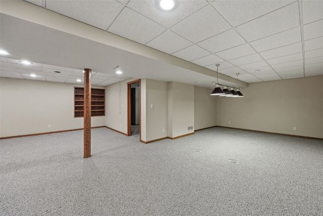 1241 74th Street NE NE, Cedar Rapids, IA 52402