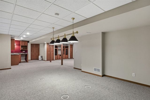 1241 74th Street NE NE, Cedar Rapids, IA 52402