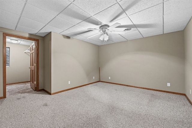 1241 74th Street NE NE, Cedar Rapids, IA 52402