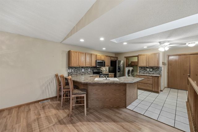 1241 74th Street NE NE, Cedar Rapids, IA 52402