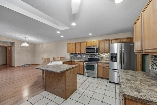 1241 74th Street NE NE, Cedar Rapids, IA 52402