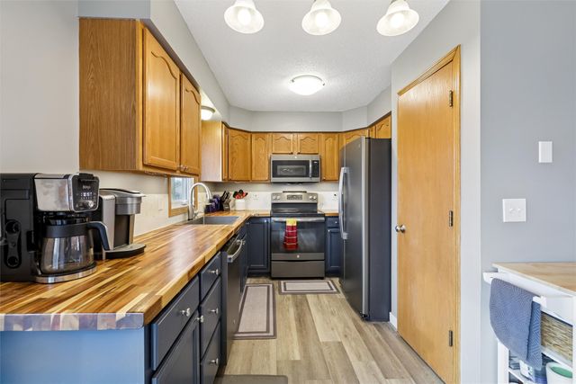 600 Hickory Court, Dallas Center, IA 50063