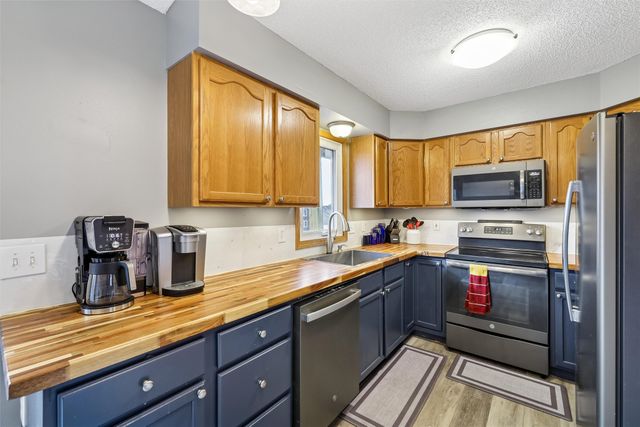 600 Hickory Court, Dallas Center, IA 50063