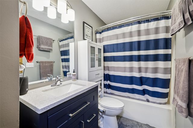 600 Hickory Court, Dallas Center, IA 50063