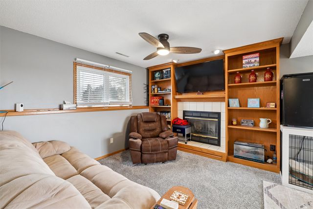 600 Hickory Court, Dallas Center, IA 50063