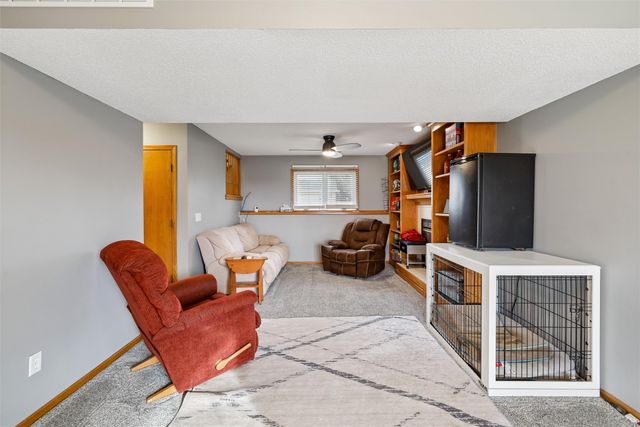 600 Hickory Court, Dallas Center, IA 50063