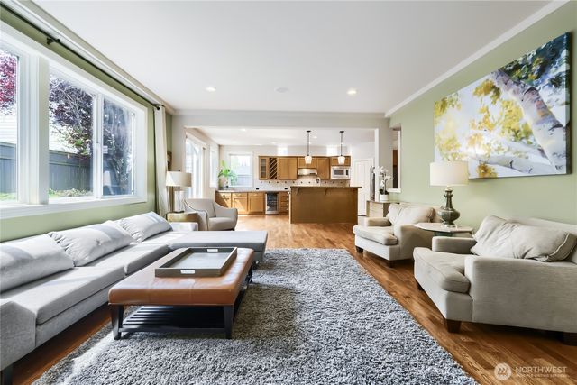 4613 NE 2nd Street, Renton, WA 98059