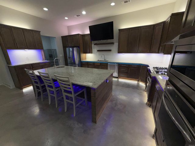 110 Shady Thicket Lane, Little Rock, AR 72204