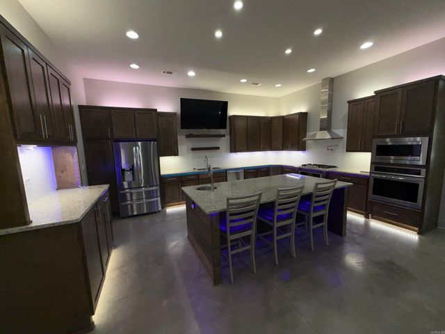 110 Shady Thicket Lane, Little Rock, AR 72204