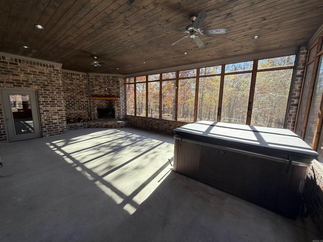 110 Shady Thicket Lane, Little Rock, AR 72204