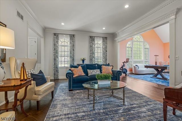 12 Beacon Hill Dr, Chester Twp., NJ 07930