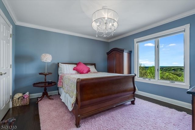 12 Beacon Hill Dr, Chester Twp., NJ 07930