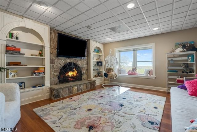 12 Beacon Hill Dr, Chester Twp., NJ 07930
