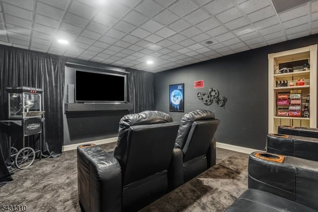 12 Beacon Hill Dr, Chester Twp., NJ 07930